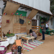 Los stand presentaron colores y articículos artesanales propiamente del país. 