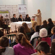 La jueza de Paz, doctora Sally Carbajal, participó también del taller educativo.