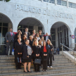 Estudiantes del primer y tercer año de Derecho de la Universidad de la Integración de las Américas (Unida).