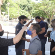 Control de temperatura para ingresar a la sede del Palacio de Justicia de Asunción.