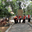 Limpieza en las inmediaciones de la Plaza de la Libertad y Plaza de la Democracia.