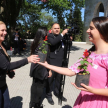 También se obsequiaron plantas a los presentes, todo en un marco conmemorativo del Octubre Rosa.