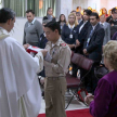 Entre las ofrendas presentadas durante el oficio religioso se encontraban flores y una bandera paraguaya.