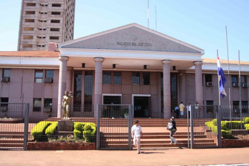 Fachada del Palacio de Justicia de Ciudad del Este.