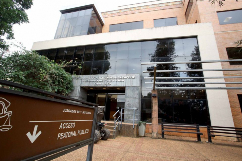 Fachada de la sede judicial de Caaguazú.