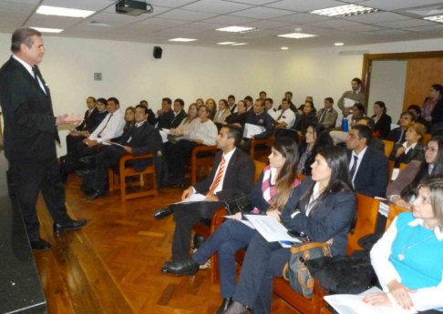 La exposición del primer día estuvo a cargo del doctor Emiliano Rolón.