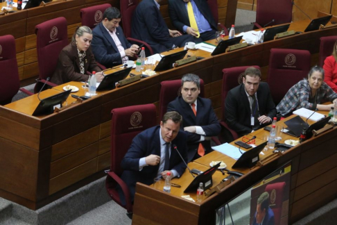 Ministro Martínez Simón expuso durante la Sesión Ordinaria de la Comisión de Asuntos Constitucionales, Defensa Nacional y Fuerza Pública.