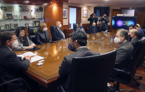 El presidente de la Corter Suprema de Justicia, Alberto Martínez Simón, junto con otros miembros de la máxima instancia judicial, recibieron al Intendente Municipal, Óscar Rodríguez.