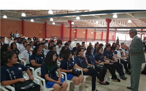 En el salón auditorio de la Municipalidad de Loma Plata Chaco Py, se realizó el Encuentro Nacional de Operadores de Justicia.