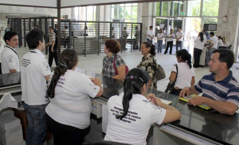 Voluntarios que se adhieren a la campaña “Casual Friday” 