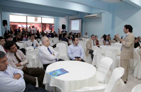 El doctor Ignacio Goicochea durante su exposición sobre el sistema de protección internacional de menores