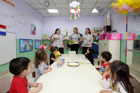 Jornada sobre alimentación saludable en la guardería Dulce Despertar.