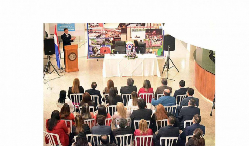 El ministro de la CSJ y superintendente de la Circunscripción Judicial de Misiones, doctor Víctor Ríos, participó en un acto de presentación de la Acordada N° 1719.