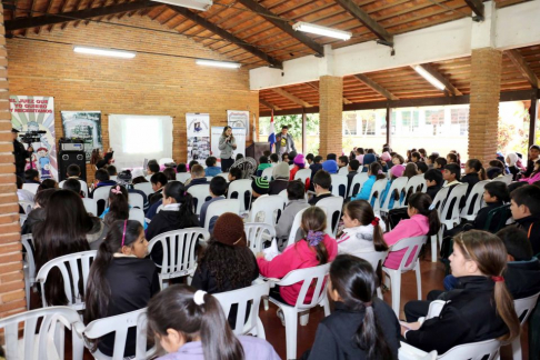 Durante el taller también se contó con la exposición de la defensora pública Lorena Aranda.