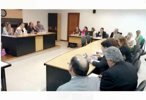 Jueces de Paz de Central en conversatorio sobre Ley 6069