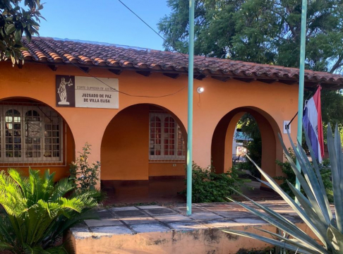 Fachada del Juzgado de Paz de Villa Elisa.