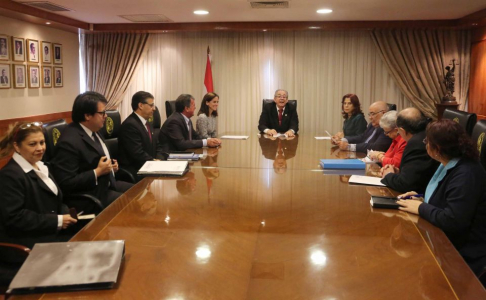 El presidente de la Corte Suprema de Justicia, José Raúl Torres Kirmser, acompañado de los vicepresidentes Miryam Peña y Sindulfo Blanco, se reunieron con la representante del PNUD, Linda Manguirre.