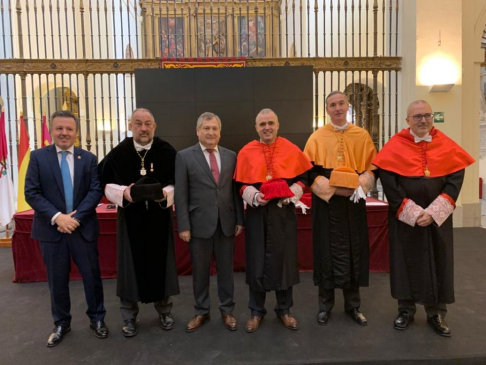  El Ministro Jiménez Rolón participó de la ceremonia de inauguración de cursos de post grado de la prestigiosa casa de estudios. 