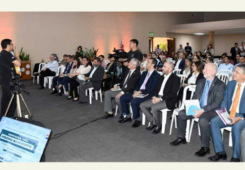 Charlas para conmemorar Semana del Ambiente en la Quinta Ykua Satî de Asunción.