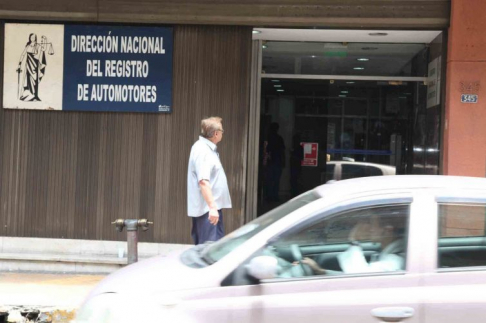 Fachada de la Dirección Nacional del Registro de Automotores.