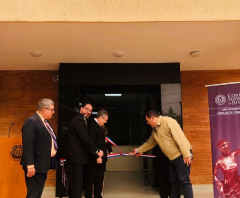 El ministro superintendente de la Circunscripción Judicial de Concepción, Prof. Dr. Eugenio Jiménez Rolón, presidió el acto de inauguración.