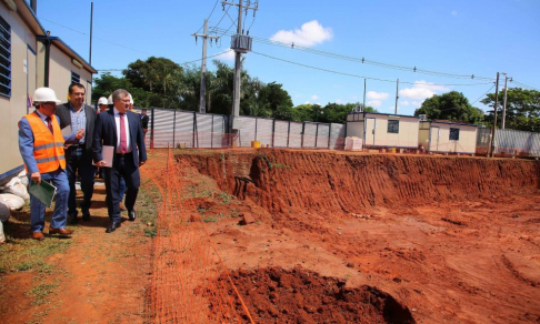 Ministro Jiménez Rolón verificó avance de obra edilicia en Capiatá.