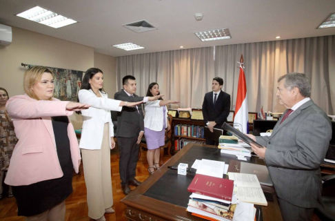 Ministro Jiménez Rolón tomó juramento a actuarios judiciales para Central.