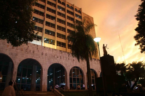 Fachada del Palacio de Justicia de Asunción.