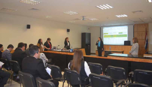 Estuvieron presentes la vicepresidenta Segunda del Consejo de Administración Judicial de Caazapá, doctora Margarita Miranda Britez, la experta en presupuestación doctora Flora Rojas. 