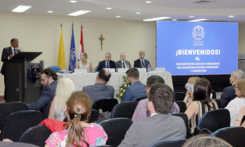 El ministro Manuel Ramírez Candia estuvo como disertante en el primer encuentro internacional de jueces y abogados de Paraguay, Argentina y Chile.