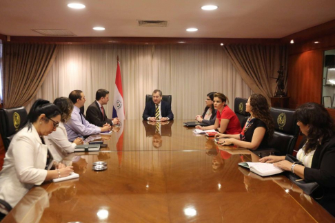 Reunión sobre inscripción de bienes decomisados a favor del Estado.