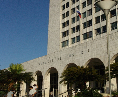 Fachada del Poder Judicial de Asunción.