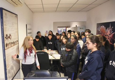 Alumnos de Luque se interiorizaron sobre historia de nuestro país.