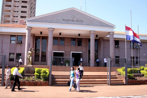 Fachada del Palacio de Justicia de Ciudad del Este