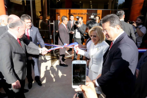 Corte simbólico de cinta, en presencia de la presidenta de la Corte Suprema de Justicia, Alicia Pucheta.