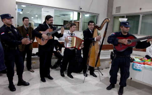 La serenata estuvo a cargo de la Orquesta Estable de la Corte Suprema de Justicia.