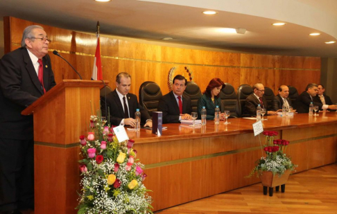 El presidente de la máxima instancia judicial, José Raúl Torres Kirmser, dedicando unas palabras en la presentación del libro “El Derecho Comercial y su globalización”.