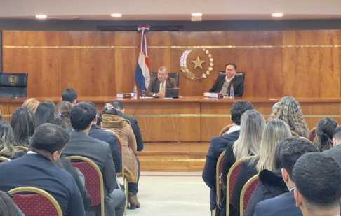 Disertación del ministro de la Corte Suprema de Justicia y miembro de la Sala Civil, doctor Eugenio Jiménez Rolón, se inició el Módulo IX, centrado en el Derecho Comercial.