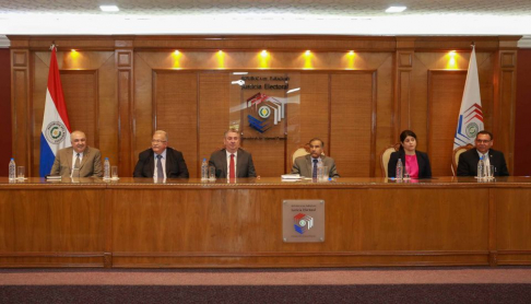 Ministro de la CSJ participó de Diplomado en Derecho Electoral.