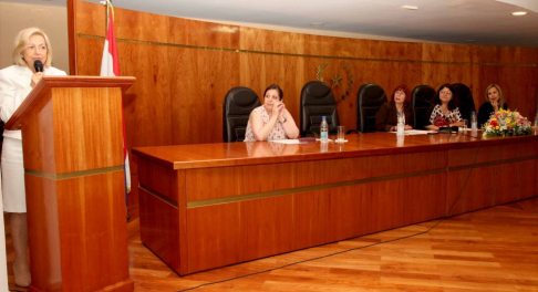 La presidenta de la Corte Suprema, doctora Alicia Pucheta, destacó la importancia de que los operadores/as estén lo suficientemente entrenados.