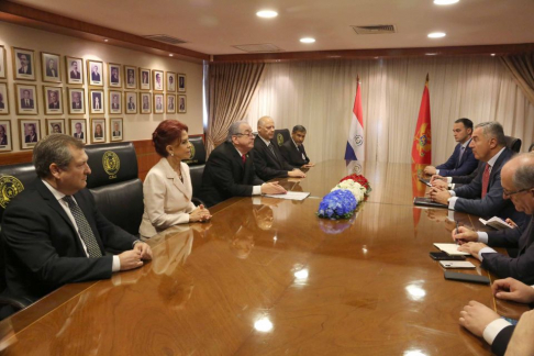 Los ministros de la Corte Suprema de Justicia recibieron en la  Sala del Pleno al presidente de Montenegro y toda su comitiva.