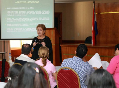 La doctora Norma Miotto abrió la jornada con el análisis de informes periciales.