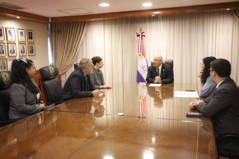 Autoridades de la CSJ recibieron a representantes del Gobierno de EEUU.