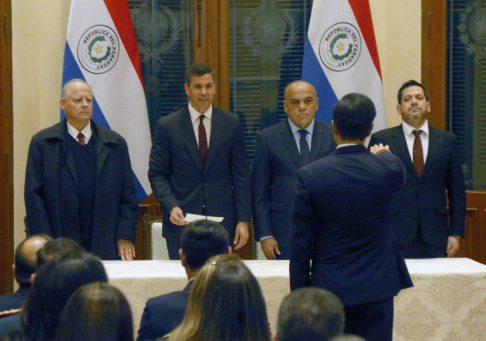 El titular de la Corte Suprema de Justicia, doctor Luis María Benítez Riera, participó de la ceremonia protocolar del juramento de nuevo embajador. 