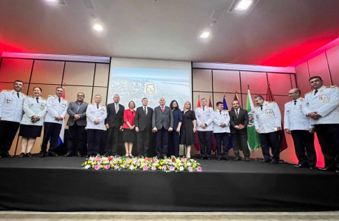 Dirección de Investigación Criminal de la Policía Nacional reconoció labor de la ministra Llanes en pos de la justicia.