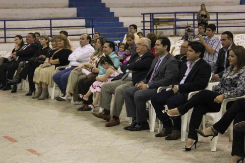 El ministro Miguel Oscar Bajac realizó una visita a la Escuela "Juan Diego", perteneciente a la comunidad indígena de la Villa Redención.