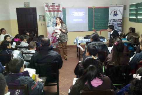 La jueza Jovita Rojas habló sobre los derechos y obligaciones de los niños y niñas.