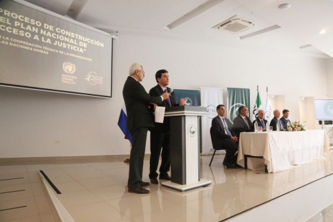 Ministro Santander participó en presentación de construcción del Plan Nacional de Acceso a la Justicia.