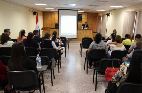 La magistrada española Ascensión Martin Sánchez, dictó una charla sobre el Derecho Penal Juvenil con enfoque restaurativo 