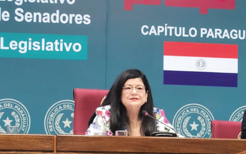 Ministra Llanes expuso sobre el Proceso Penal y aplicación eficaz por Acordadas de la CSJ durante la segunda jornada del conversatorio.